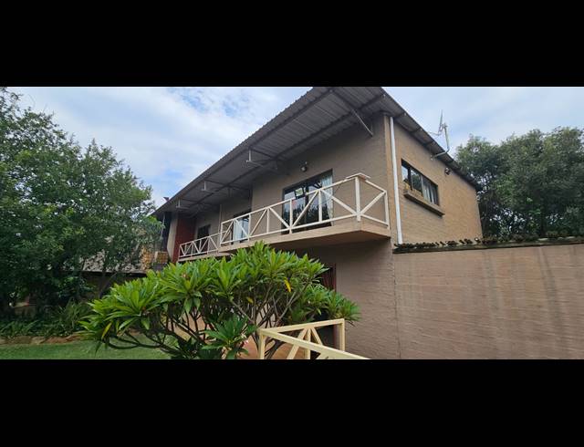 5 BEDROOM FREEHOLD FOR SALE IN MOOINOOI
